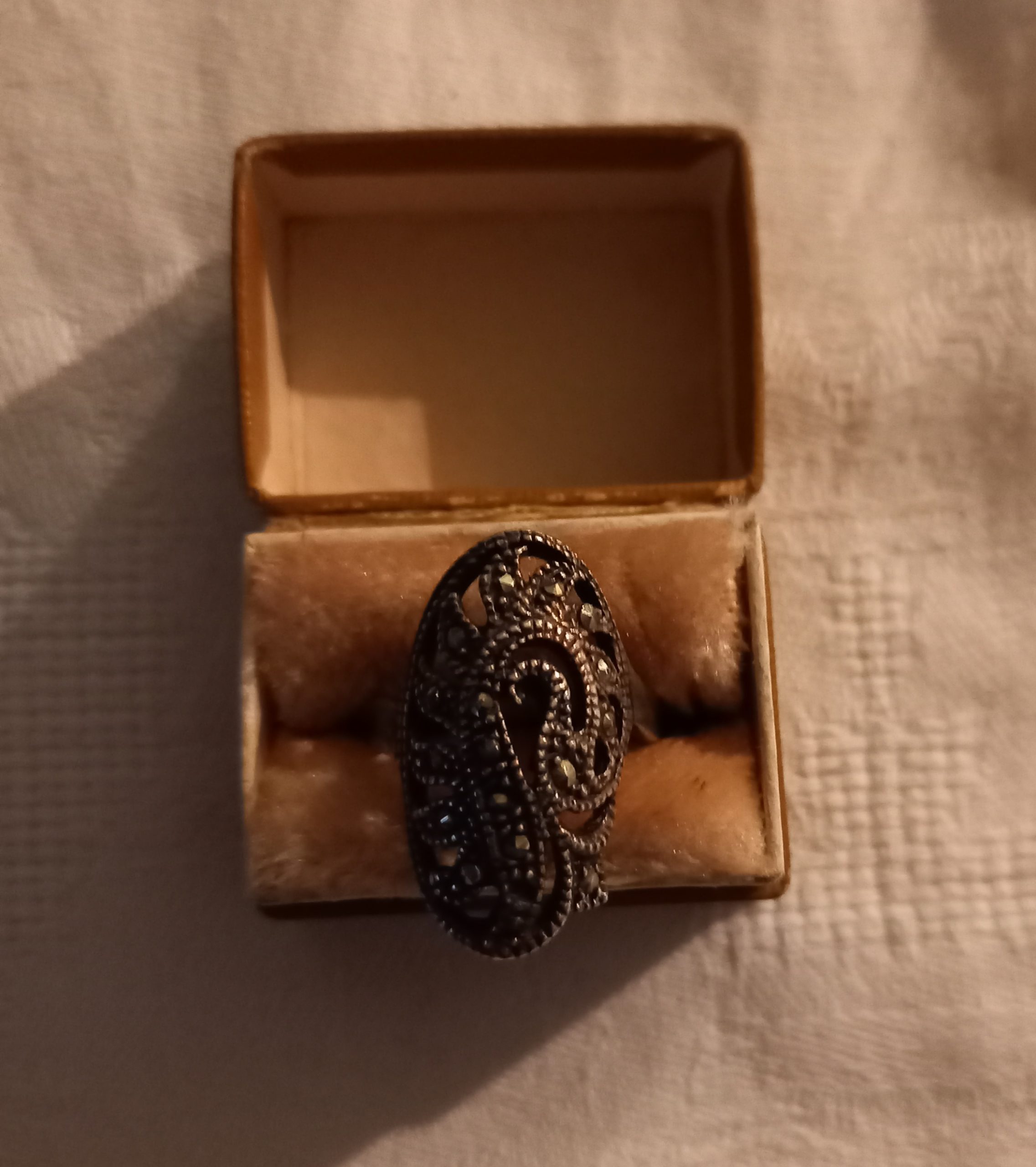 ring van markasiet voor afdeling antieke sieraden